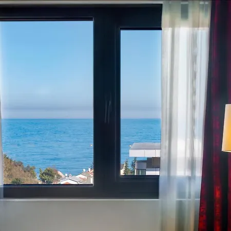 Hotel Kuhla 4*